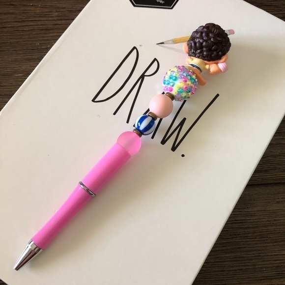 Disney Doorables: Luca: Luca has human handmade beaded pen - Picture 3 of 3